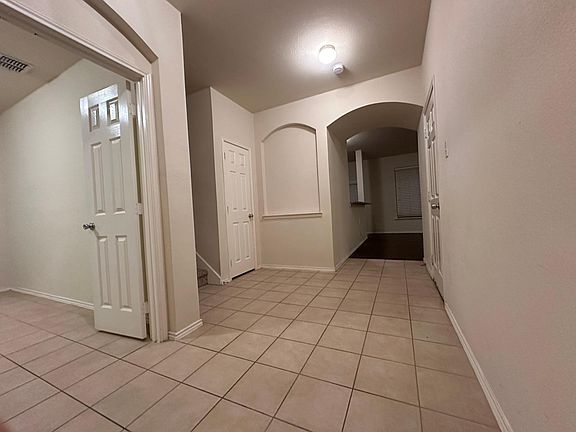 3rd image of 408 Cypress Hill Dr
