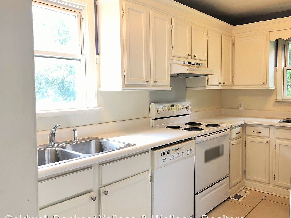 1st image of 3527 Southwood Dr