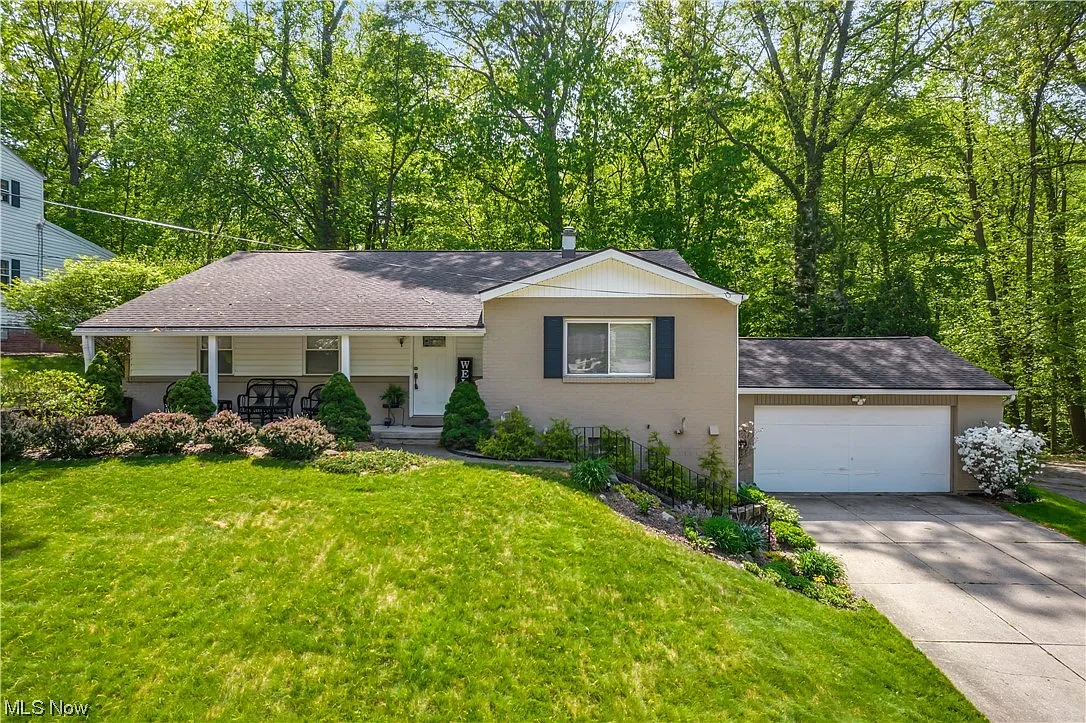 778 Marmont Dr photo 1