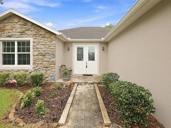 3rd image of 555 DOWLING CIRCLE