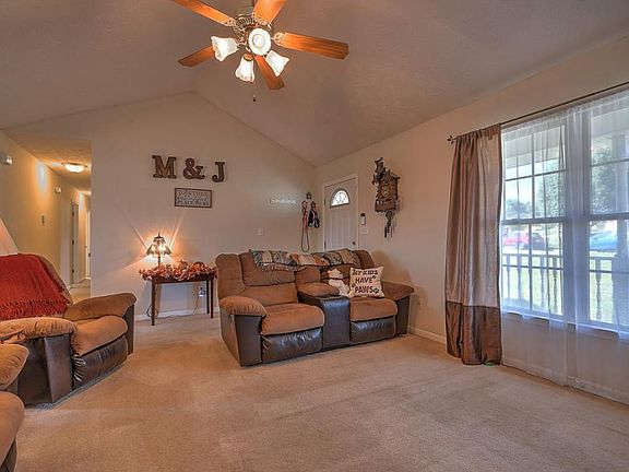 5th image of 212 Chickasaw Cir