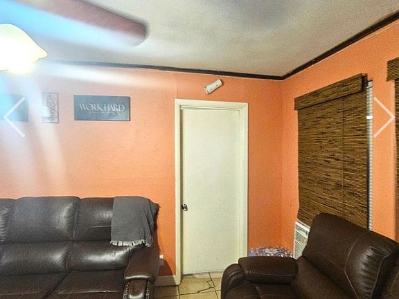 4th image of 10114 Rosehaven Dr
