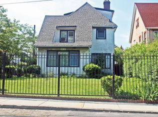 19701 90th Ave, Hollis, NY 11423