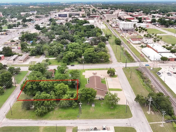 806 N Washington Ave, Bryan, TX 77803