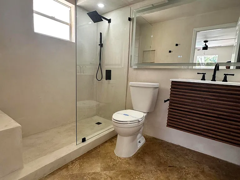 1501 NE 7th Ave #1 — Photo 8