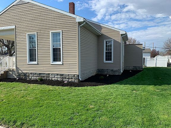 3rd image of 236 W 4th St