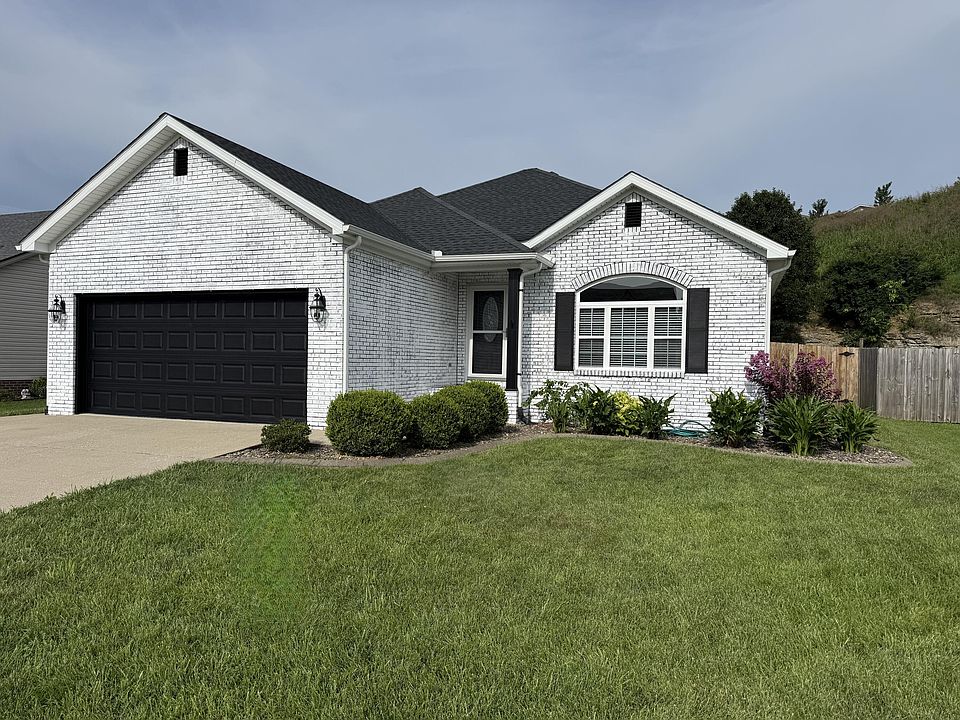 1st image of 324 Oxford Cir