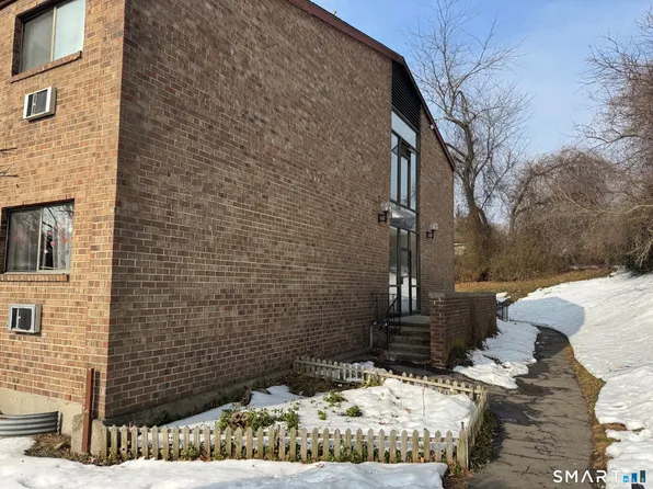 235 Henry Ave Unit 11J, Stratford, CT 06614