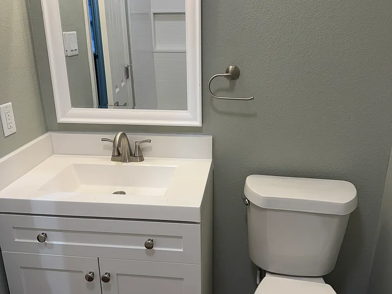 1605 Marguerite Ln — Photo 11
