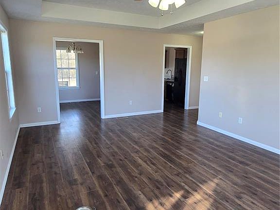 5th image of 16255 Walnut Dr