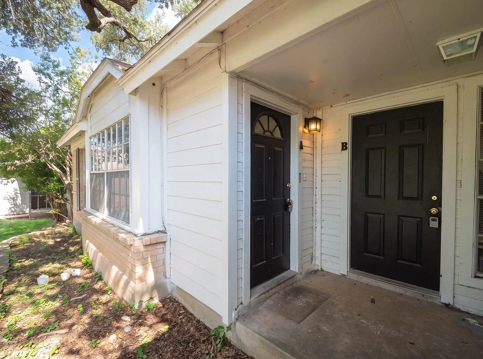 3 bed, 2.0 bath, 2002 sqft, $1,900 — Photo 4