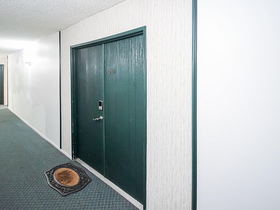 4th image of 1127 E Del Mar Blvd APT 218