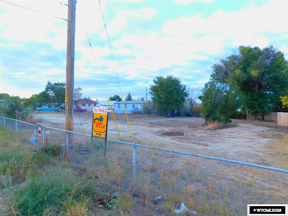 2nd image of 760 2nd St