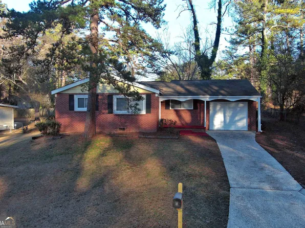 1203 Pineglen Dr, Riverdale, GA 30296