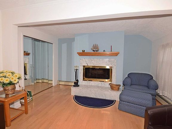5th image of 150 Cornwell Ave
