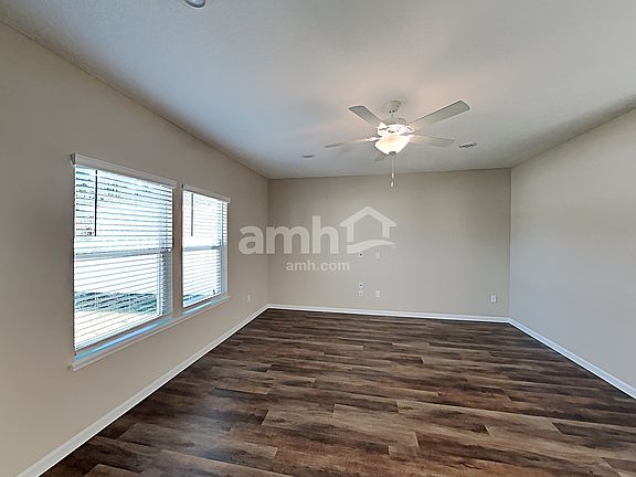 2nd image of 219 Hemlock Poin