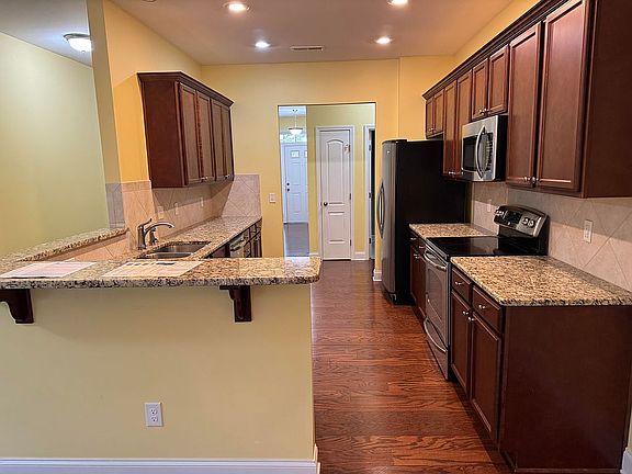 5th image of 346 Shallowford Reserve Dr