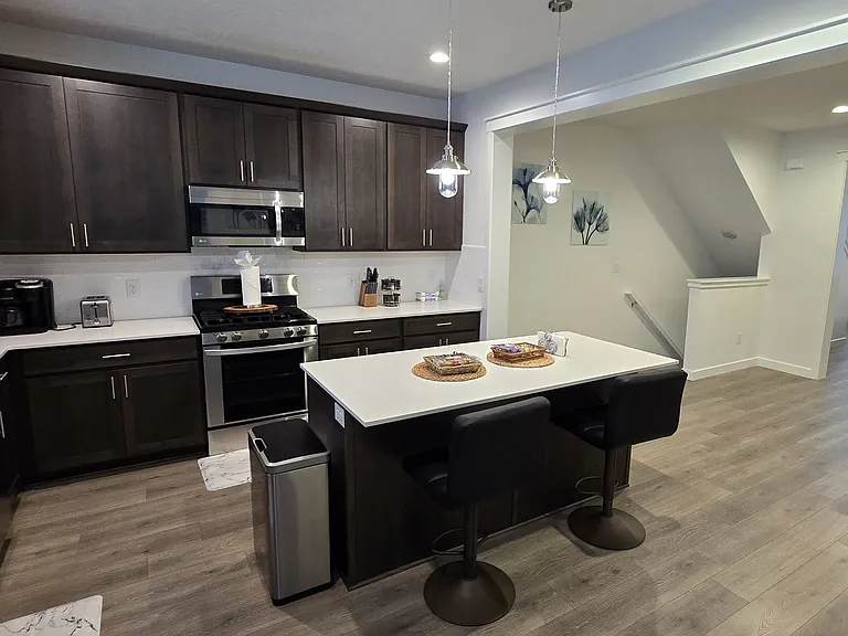 2124 N 750 W — Photo 5