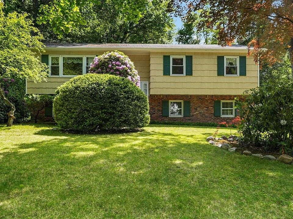 1st image of 18 Scarlett Court