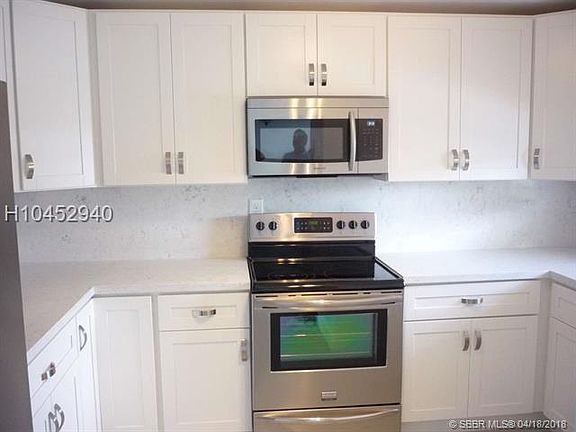 4th image of 9520 S Hollybrook Lake Dr APT 205