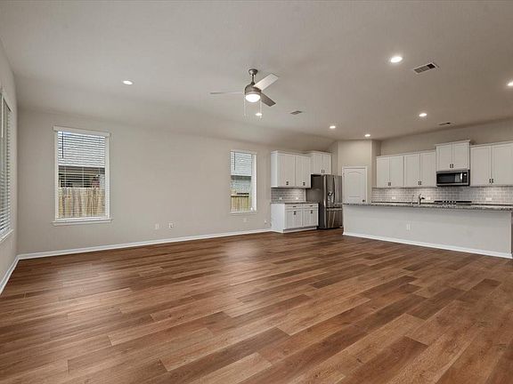 3rd image of 31726 Casa Linda Dr