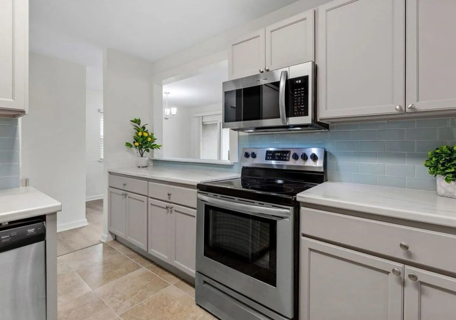 2 Bed / 2.5 Bath Townhome near FSU w/Water Views! — Photo 2