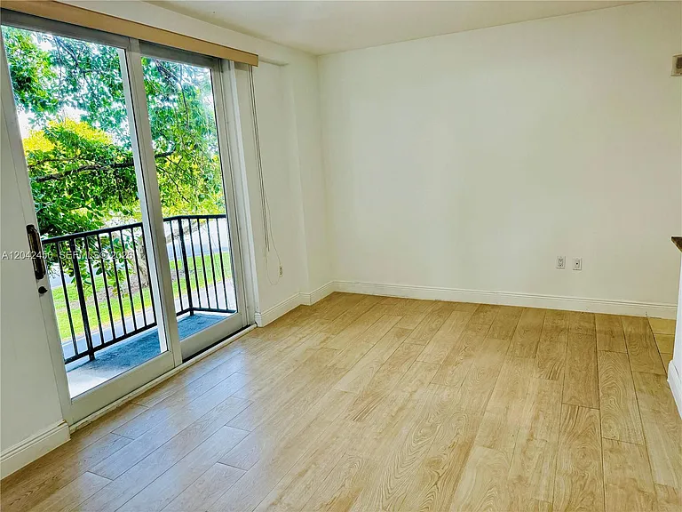 2701 SW 3rd Ave #301 — Photo 2