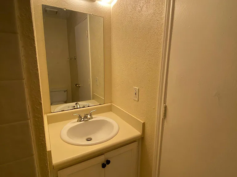 7609 April Ct — Photo 10
