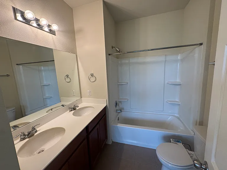 4617 Cleto St — Photo 12