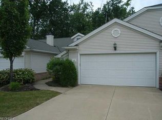37 Community Dr, Avon Lake, OH 44012