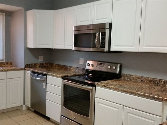 3rd image of 1009 Edwardsburg Ave