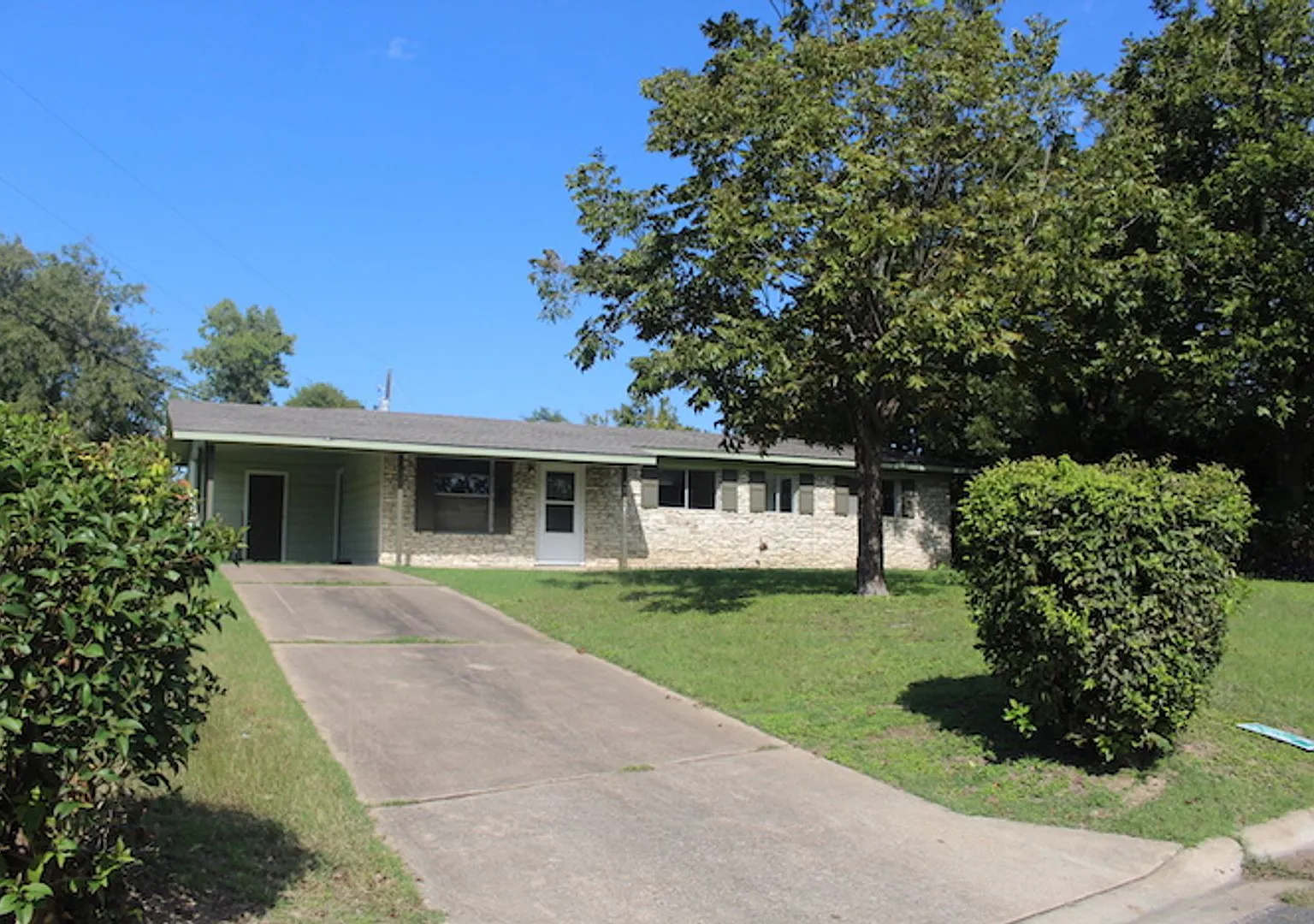 4708 York Hill Dr, Austin, Texas 78723 — Photo 2