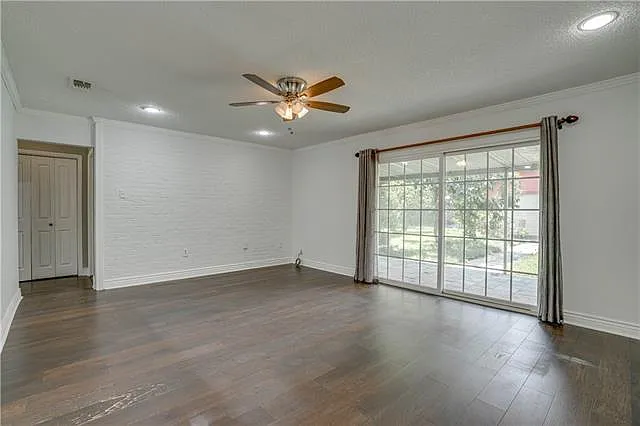 5240 Ithaca St — Photo 10