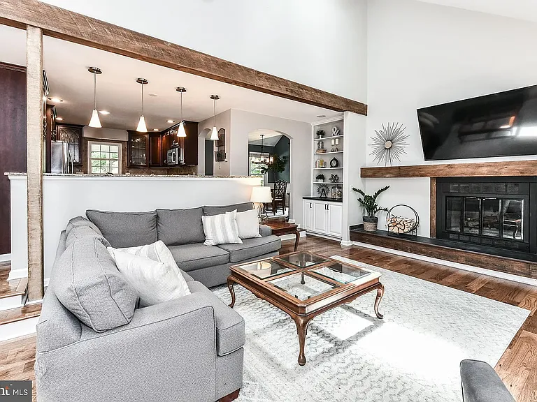 7910 Oak Hollow Ln — Photo 29