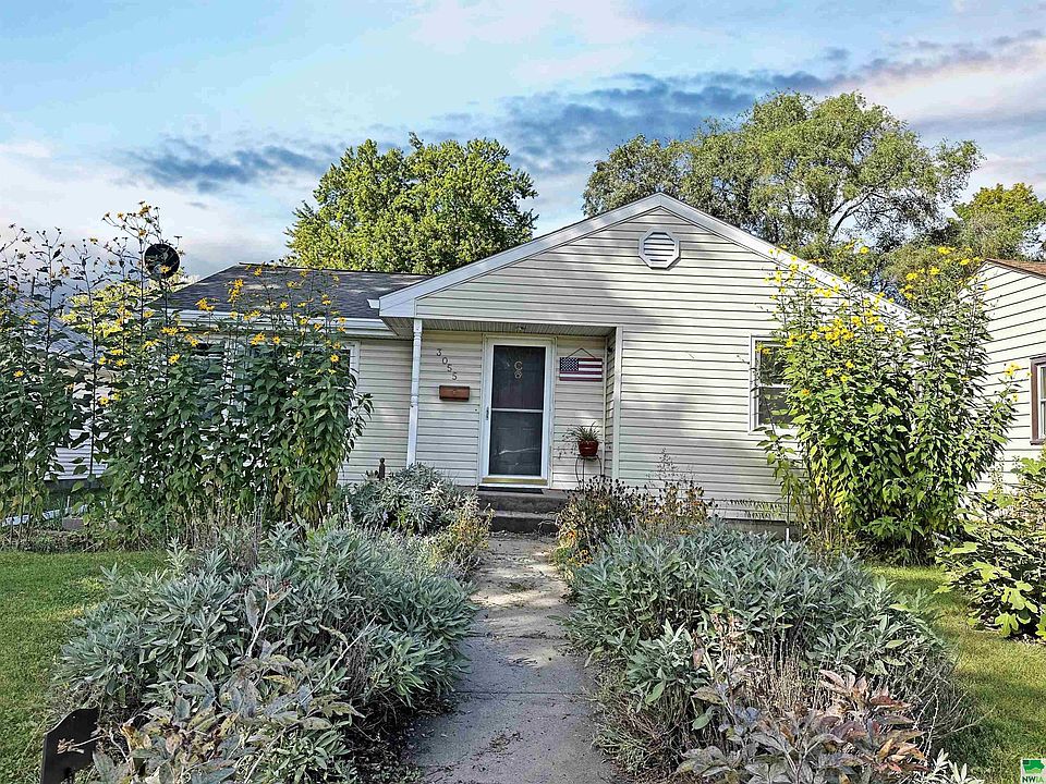 1st image of 3055 Rebecca St