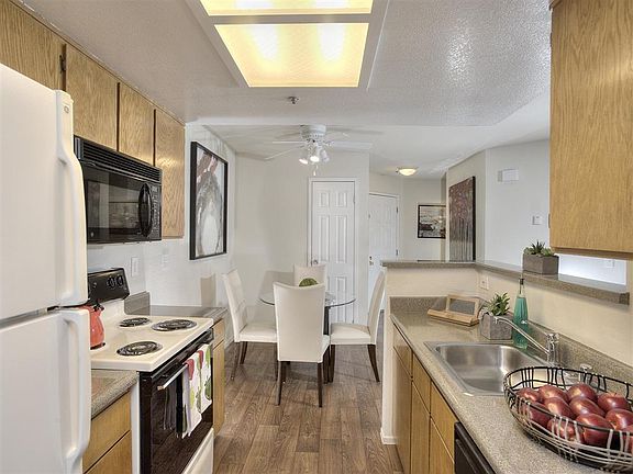 2x2 Kitchen