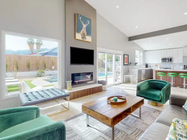 903 Arroyo Vista Dr, Palm Springs, CA 92264