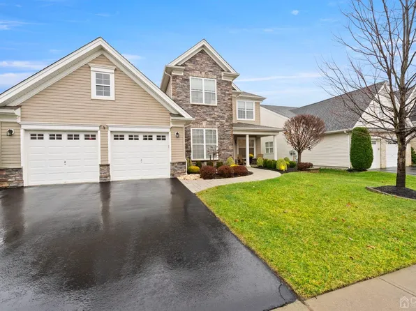 85 Masters Dr, Monroe Township, NJ 08831