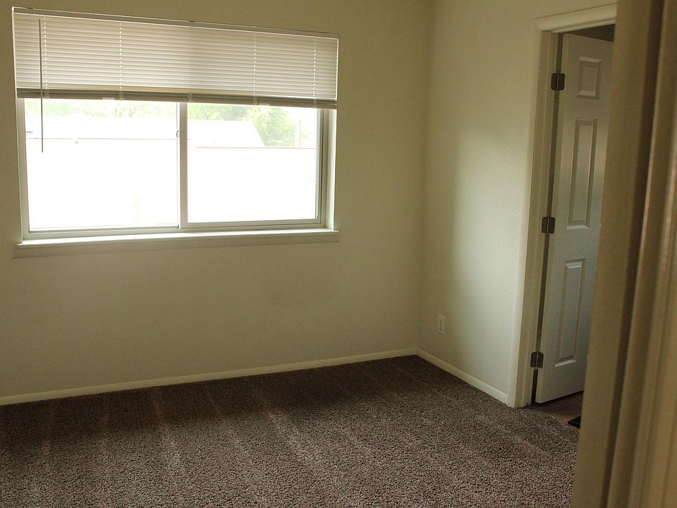 2nd image of 302 S Verde St #1