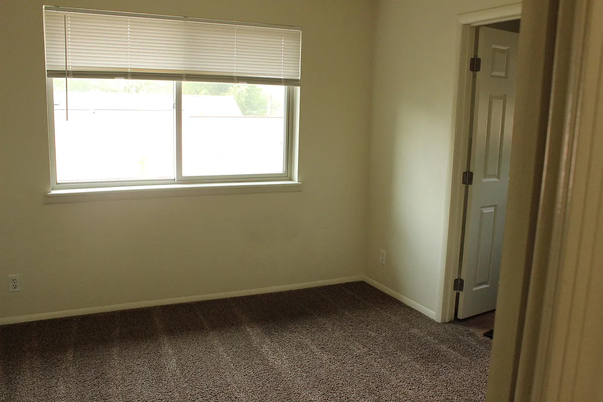 Building Photo - 302 S Verde St #1