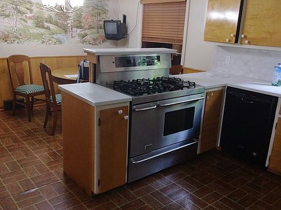 4th image of 305 Mineola Ave