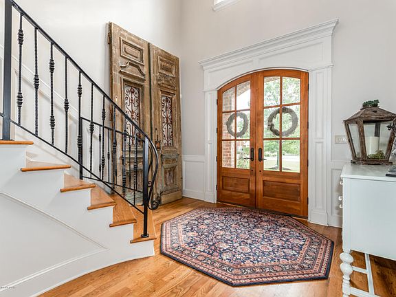 4th image of 2115 E Manning Cir