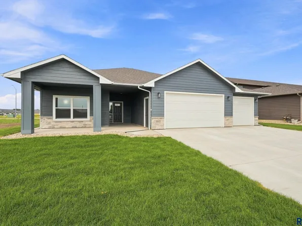5801 S Yarrow Trl, Sioux Falls, SD 57108