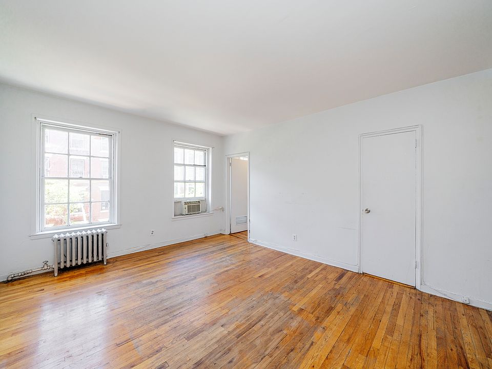 1st image of 305 E 12th St APT 3