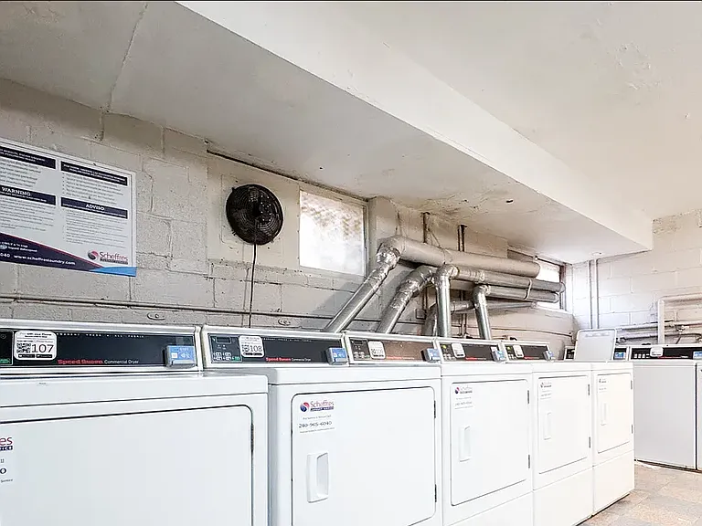 Delton Apartments — Photo 12