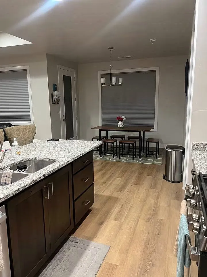 3 bed, 1386 sqft, $750 — Photo 2