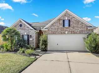 5026 Gulf Stream Ln, Bacliff, TX 77518