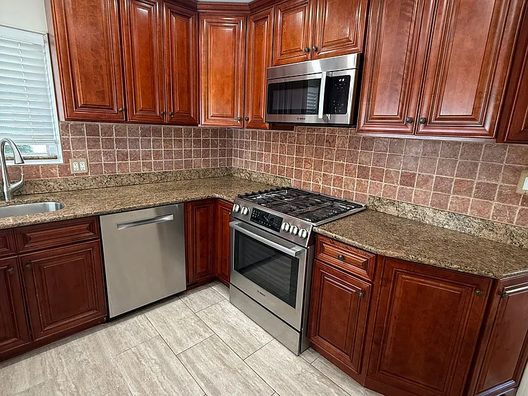 26 Florence Ave #1 — Photo 5