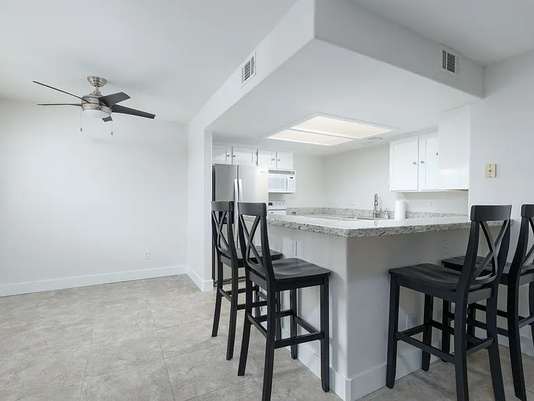 520 Turtleback Rd #B — Photo 2