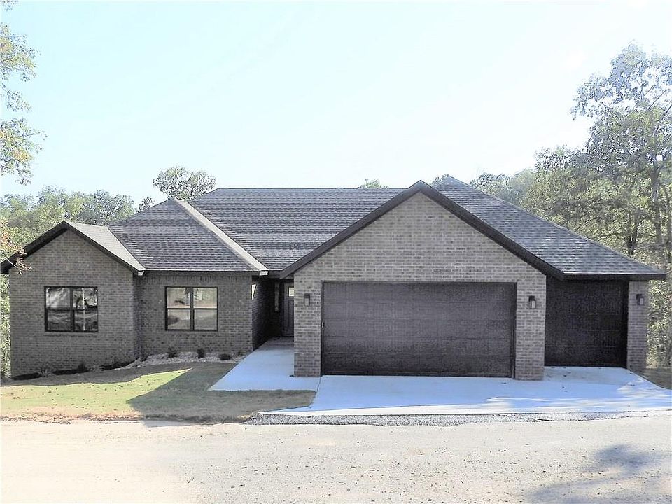 1st image of 8 Alice Ln